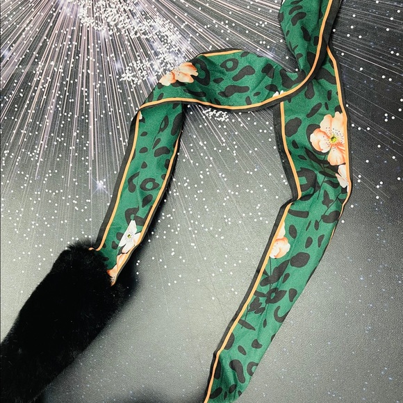 Vintage Style Faux Fur Scarf - Picture 6 of 10